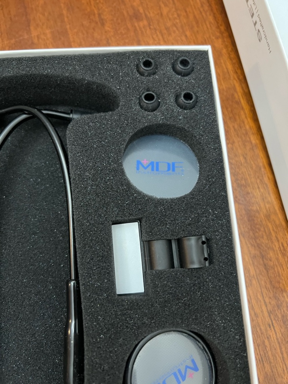 MDF Black Out MD One Stainless Steel Stethoscope Adult All Black - Picture 4 of 16